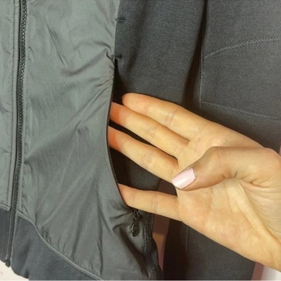 🆕 LULULEMON ATHLETICA Jacket Snug Sprinter Heathered Slate grey black zip up 6 - Picture 10 of 16